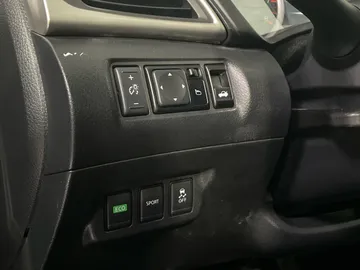 2018 Nissan Sentra - image 25