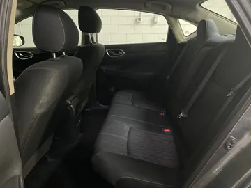 2018 Nissan Sentra - image 13