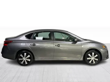 2018 Nissan Sentra - image 2