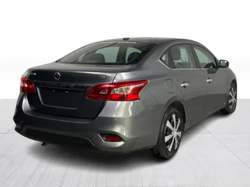2018 Nissan Sentra - image 12