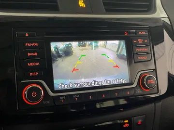 2018 Nissan Sentra - image 16
