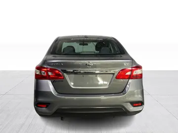 2018 Nissan Sentra - image 10