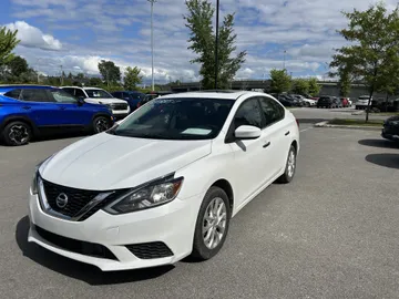 2019 Nissan Sentra - image 3