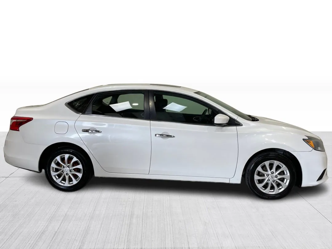 2019 Nissan Sentra — photo 2