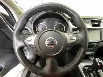 2019 Nissan Sentra - image 23