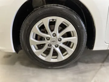 2019 Nissan Sentra - image 7