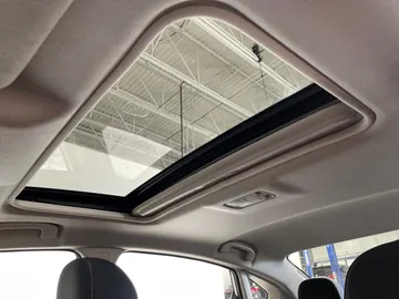 2019 Nissan Sentra - image 6