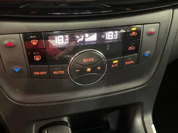 2019 Nissan Sentra - image 19