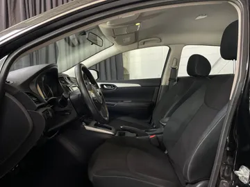 2019 Nissan Sentra - image 10