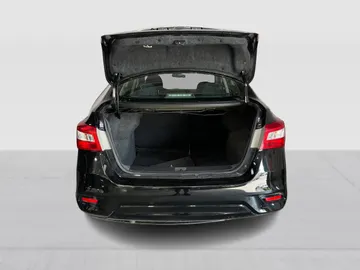 2019 Nissan Sentra - image 12