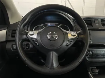 2019 Nissan Sentra - image 15