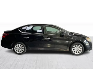2019 Nissan Sentra - image 9