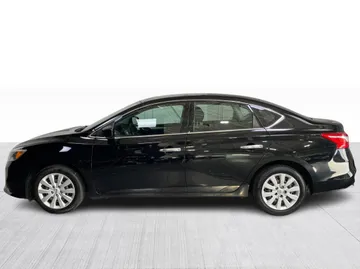 2019 Nissan Sentra - image 4