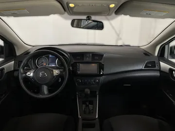 2019 Nissan Sentra - image 13