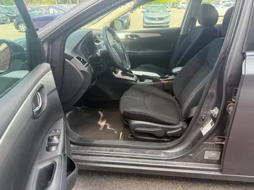 2017 Nissan Sentra - image 7