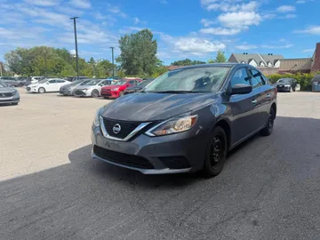 2017 Nissan Sentra - image 3
