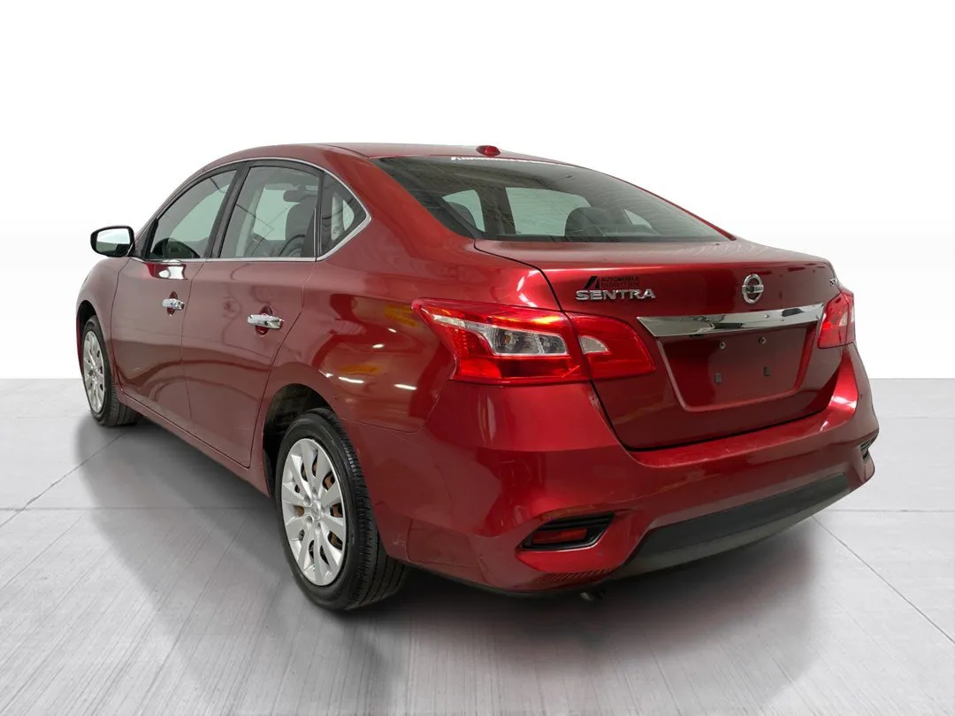 2017 Nissan Sentra — photo 8