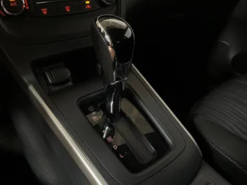 2017 Nissan Sentra - image 24