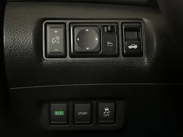 2017 Nissan Sentra - image 18