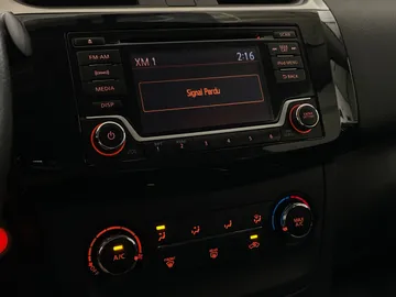2017 Nissan Sentra - image 19
