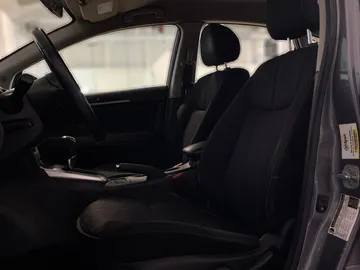 2018 Nissan Sentra - image 3