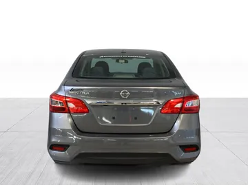 2018 Nissan Sentra - image 10