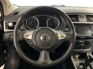2018 Nissan Sentra - image 16