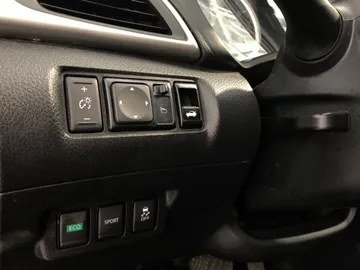 2018 Nissan Sentra - image 25