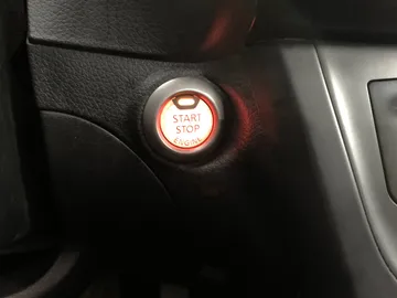 2018 Nissan Sentra - image 19