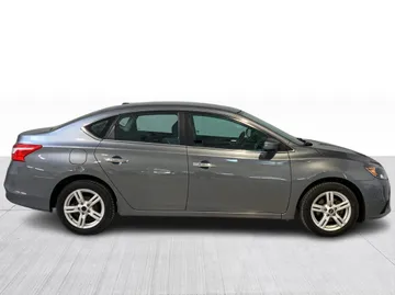 2018 Nissan Sentra - image 2