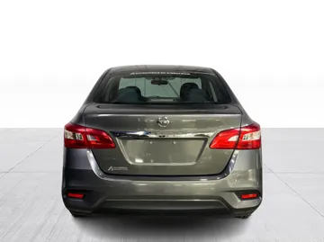 2019 Nissan Sentra - image 11