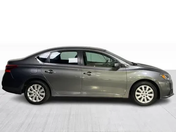 2019 Nissan Sentra - image 2