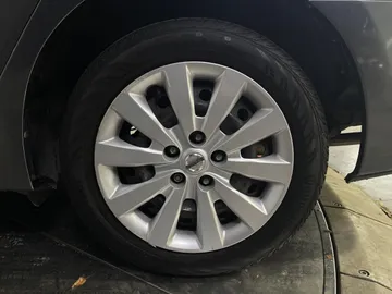 2019 Nissan Sentra - image 6