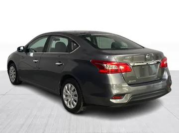 2019 Nissan Sentra - image 10