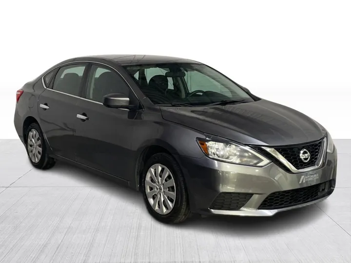 2019 Nissan Sentra - image principale