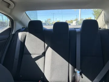 2020 Nissan Sentra - image 8