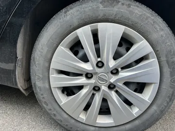 2020 Nissan Sentra - image 7