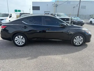 2024 Nissan Sentra - image 2