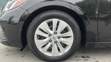 2023 Nissan Sentra - image 7