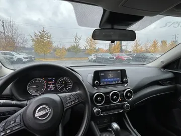 2024 Nissan Sentra - image 3