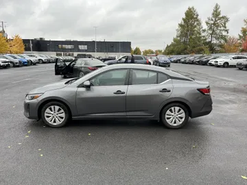 2024 Nissan Sentra - image 2