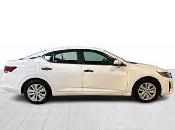 2024 Nissan Sentra - image 9