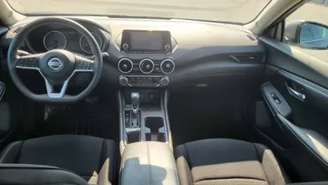 2021 Nissan Sentra - image 8