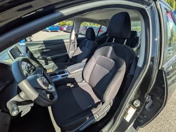 2024 Nissan Sentra - image 8