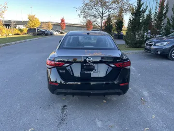2021 Nissan Sentra - image 4