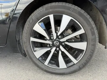 2023 Nissan Sentra - image 7