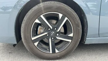 2024 Nissan Sentra - image 7