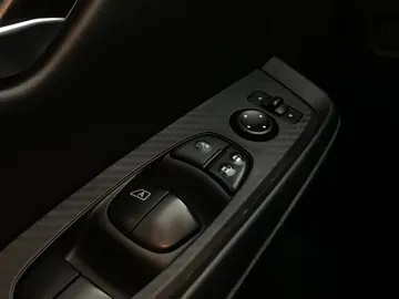2021 Nissan Sentra - image 25