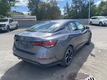 2024 Nissan Sentra - image 3