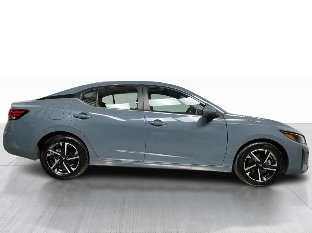 2025 Nissan Sentra — photo 2